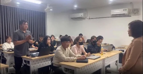 Chia sẻ AI với sinh viên Cao đẳng FPT