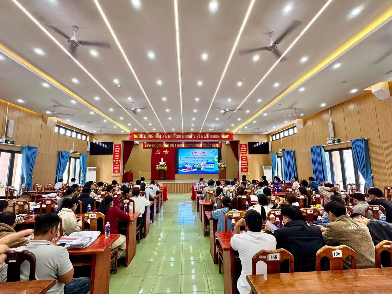 Toàn cảnh buổi tập huấn tại Ea Kar